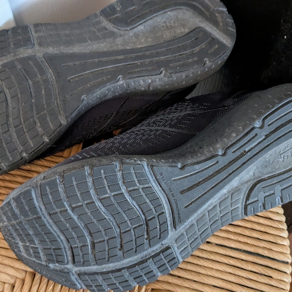 Brooks Black Running Shoes - Picture 4 of 10